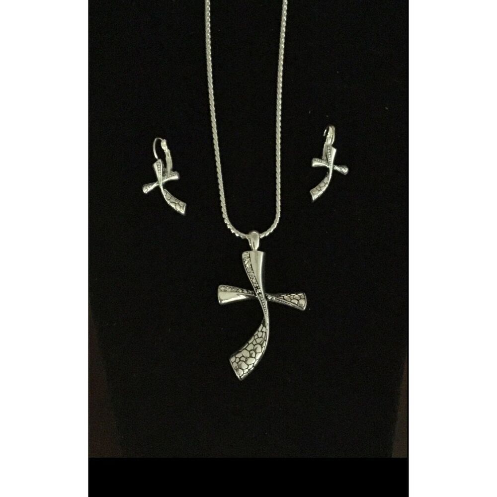 Trendy Silver Cobblestone & Crystal Gemstone Cross Necklace & Earring Set